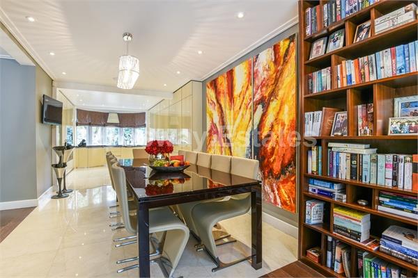 5 bed property in St Marys Crescent, NW4